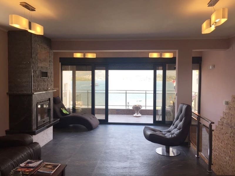 Villa with private beach and pier — Montenegro
