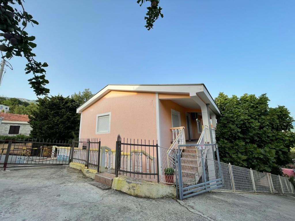 House for sale in Sutomore 180sqm — Montenegro