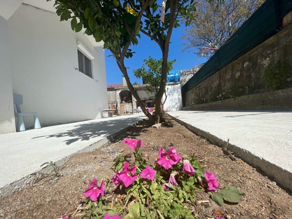 House with sea view in Sutomore — Montenegro
