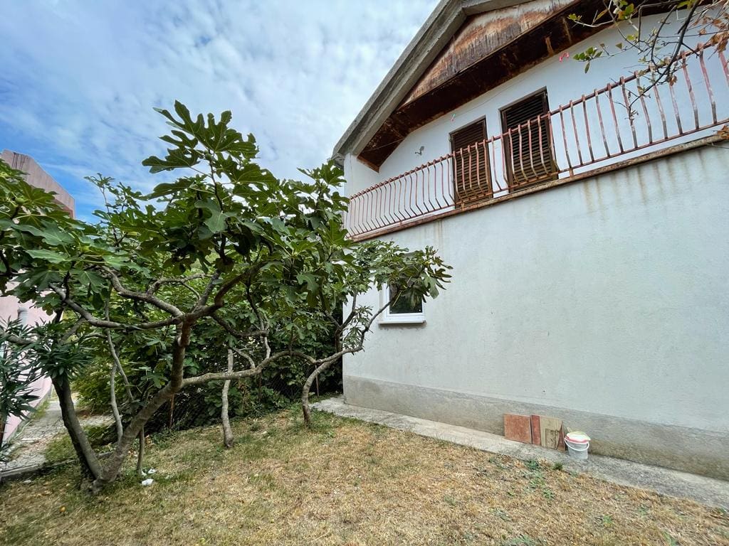 Inexpensive House for Sale in Sutomore Upper City — Montenegro