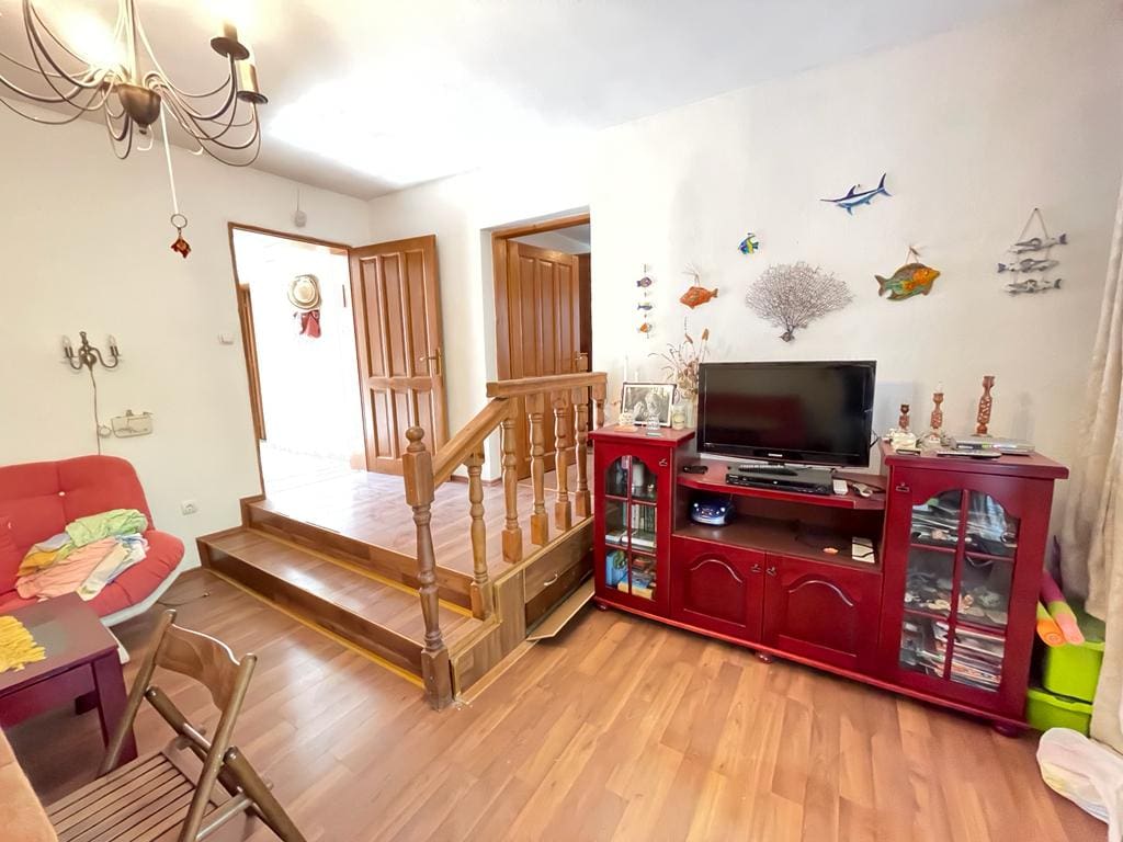 Spacious 7-Bedroom House for Sale in Sutomore — Montenegro