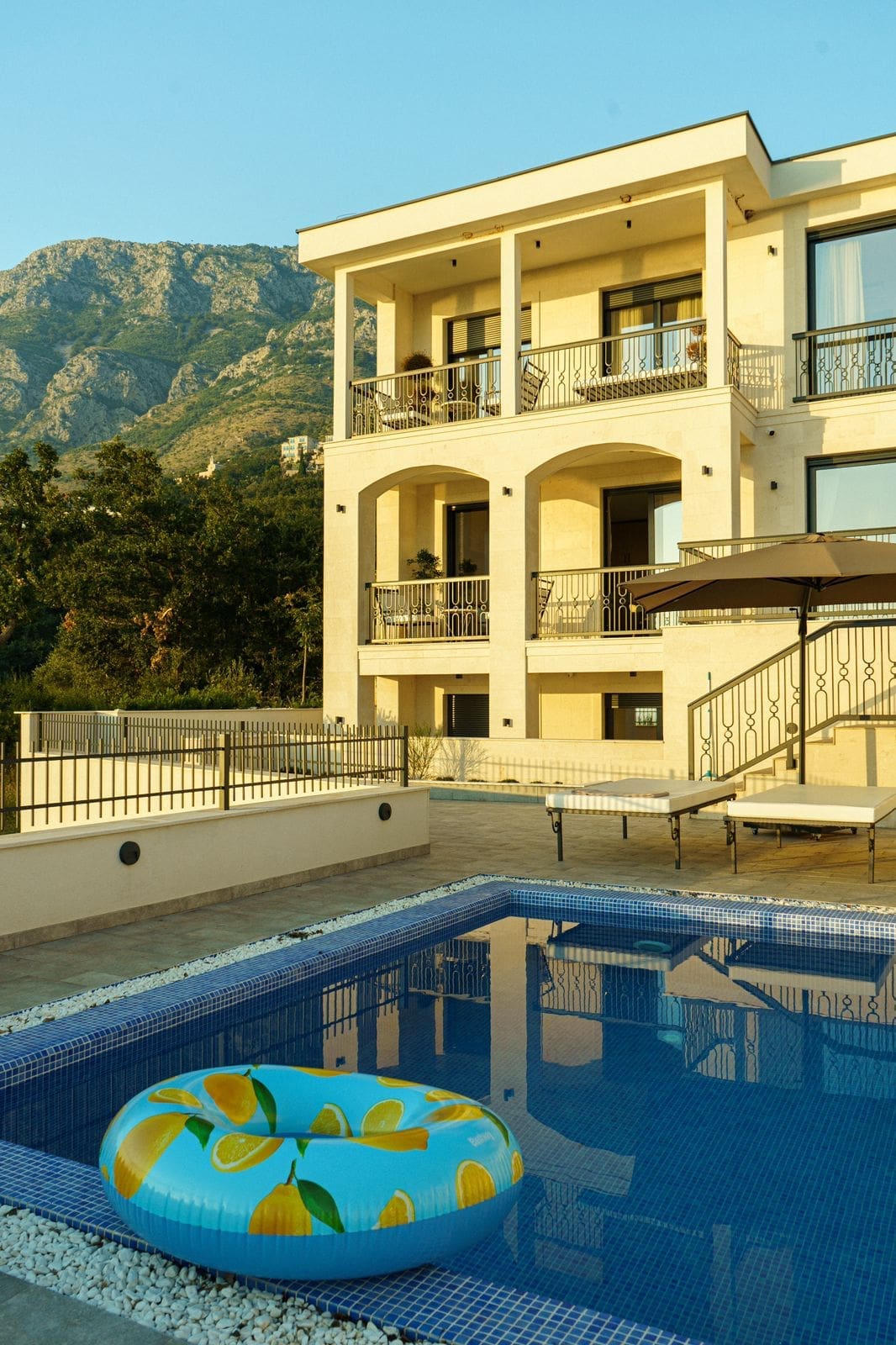 Luxurious Villa Zoe in Reževići