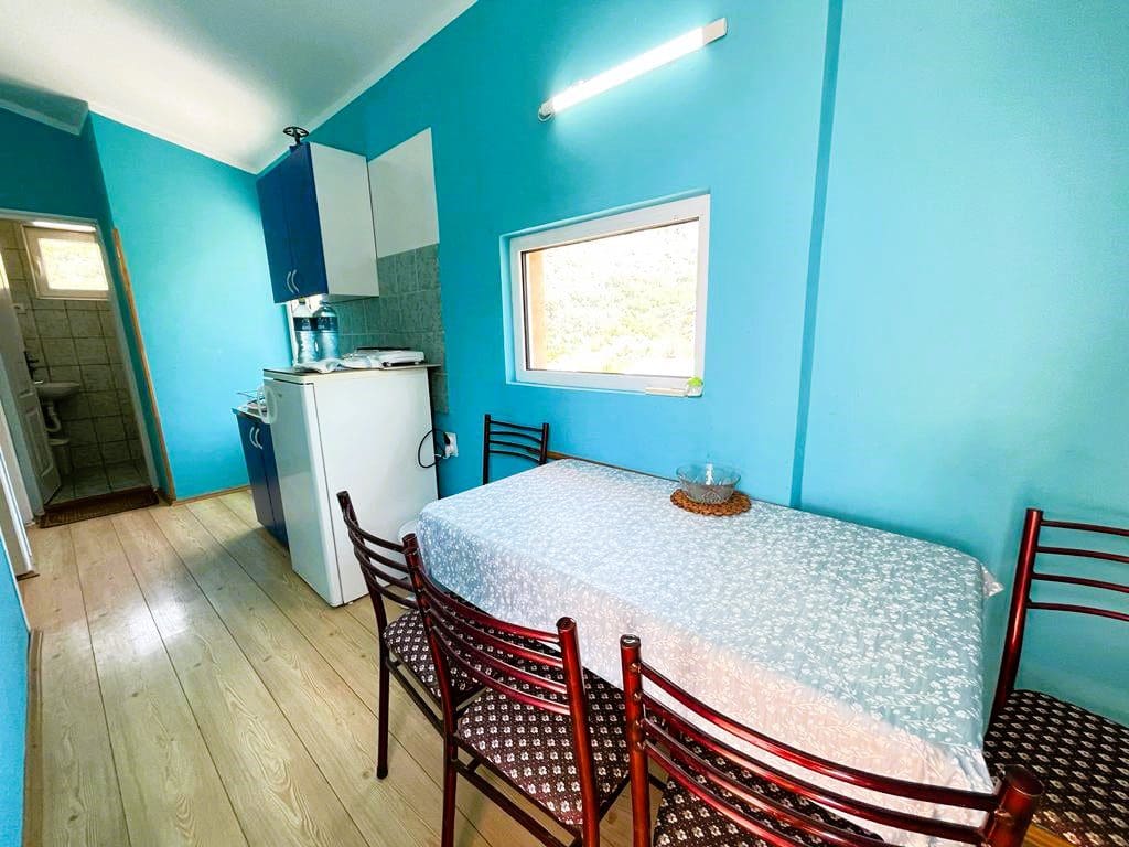 🏠 Spacious House for Sale in Sutomore with Sea & Mountain View – 8 Bedrooms, Guest Apartment & Parking — Montenegro